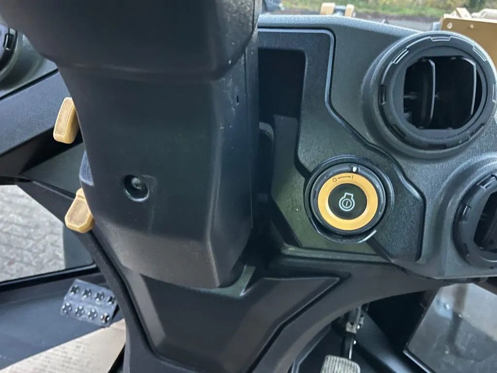 Radlader des Typs Caterpillar 906 Next gen CE/EPA, Gebrauchtmaschine in Doetinchem (Bild 11)