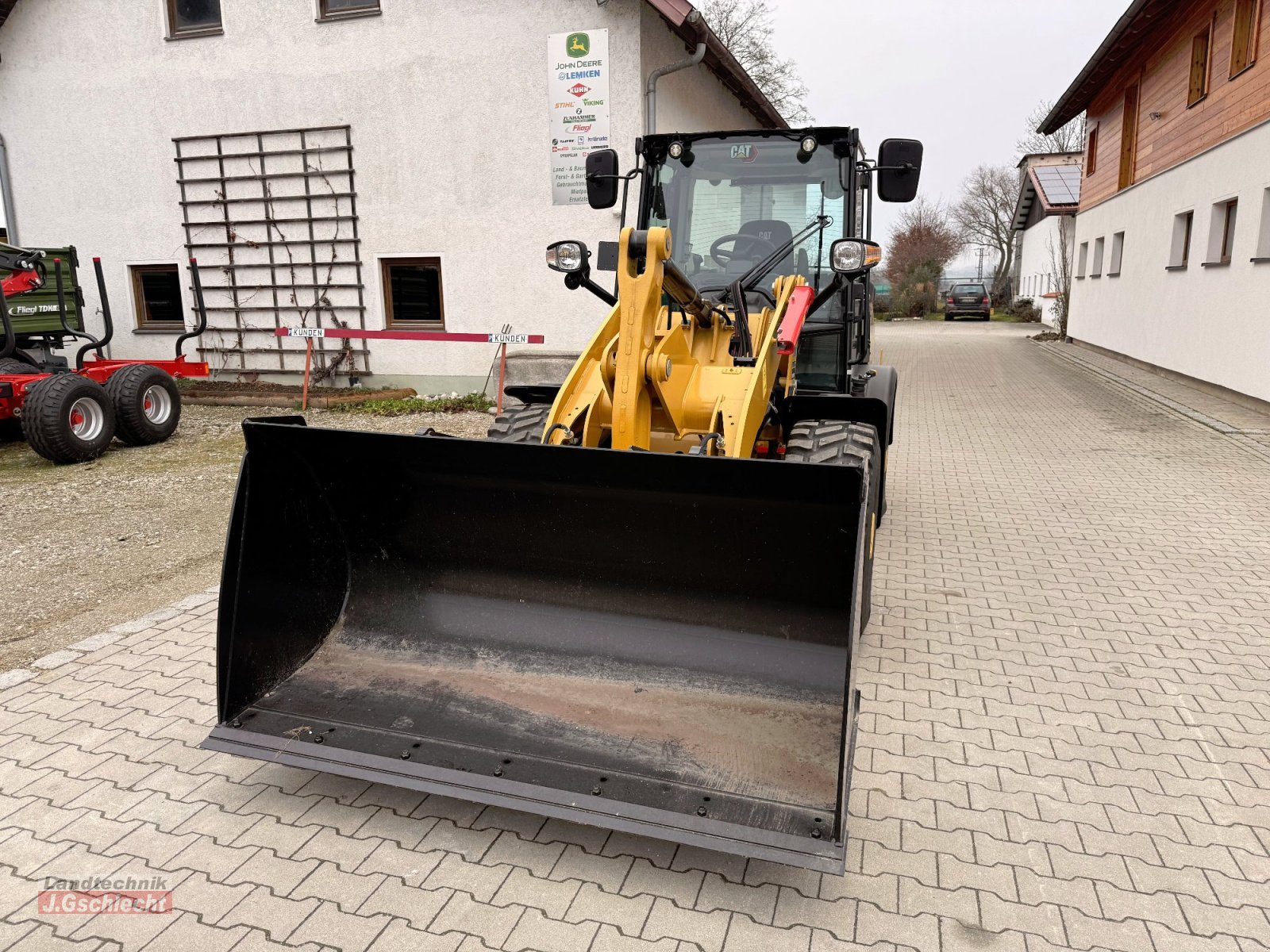 Radlader of the type Caterpillar 906, Gebrauchtmaschine in Mühldorf (Picture 5)