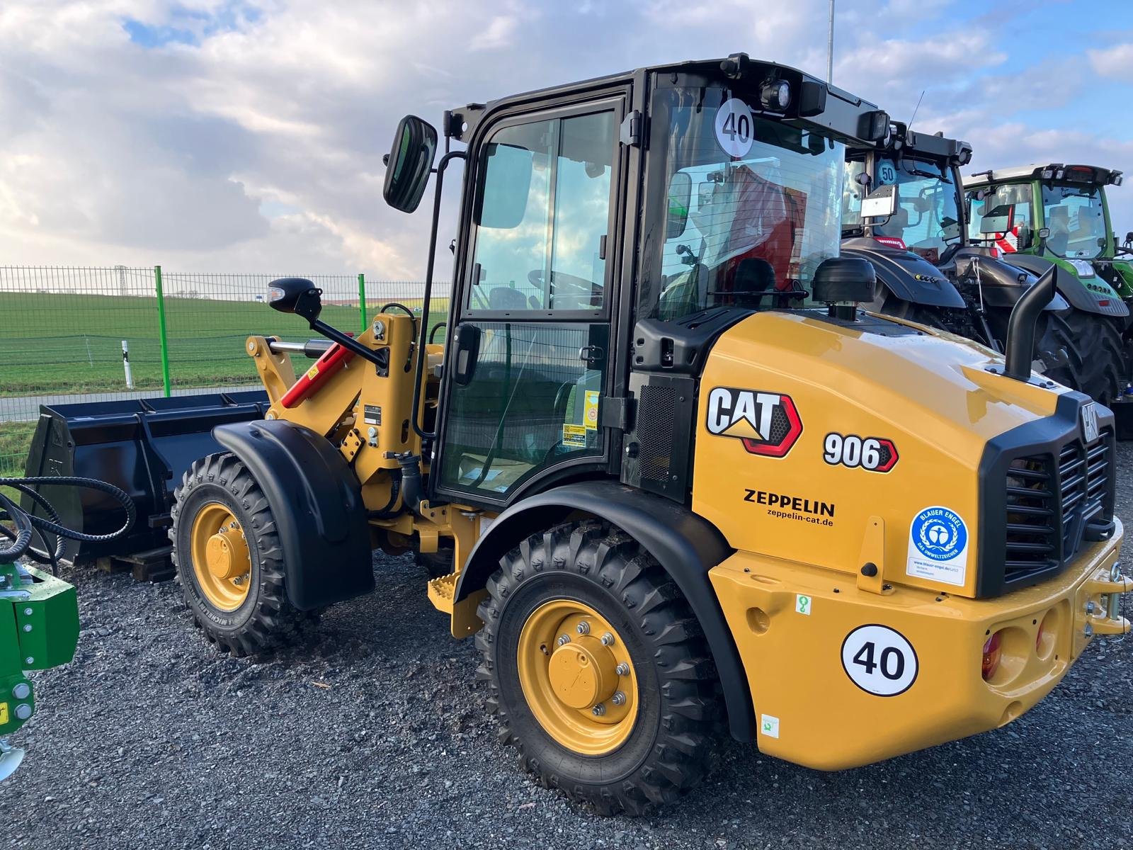 Radlader des Typs Caterpillar 906, Neumaschine in Werther (Bild 2)