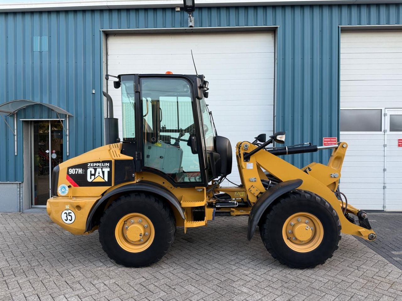 Radlader typu Caterpillar 907H, Gebrauchtmaschine v Oirschot (Obrázek 2)