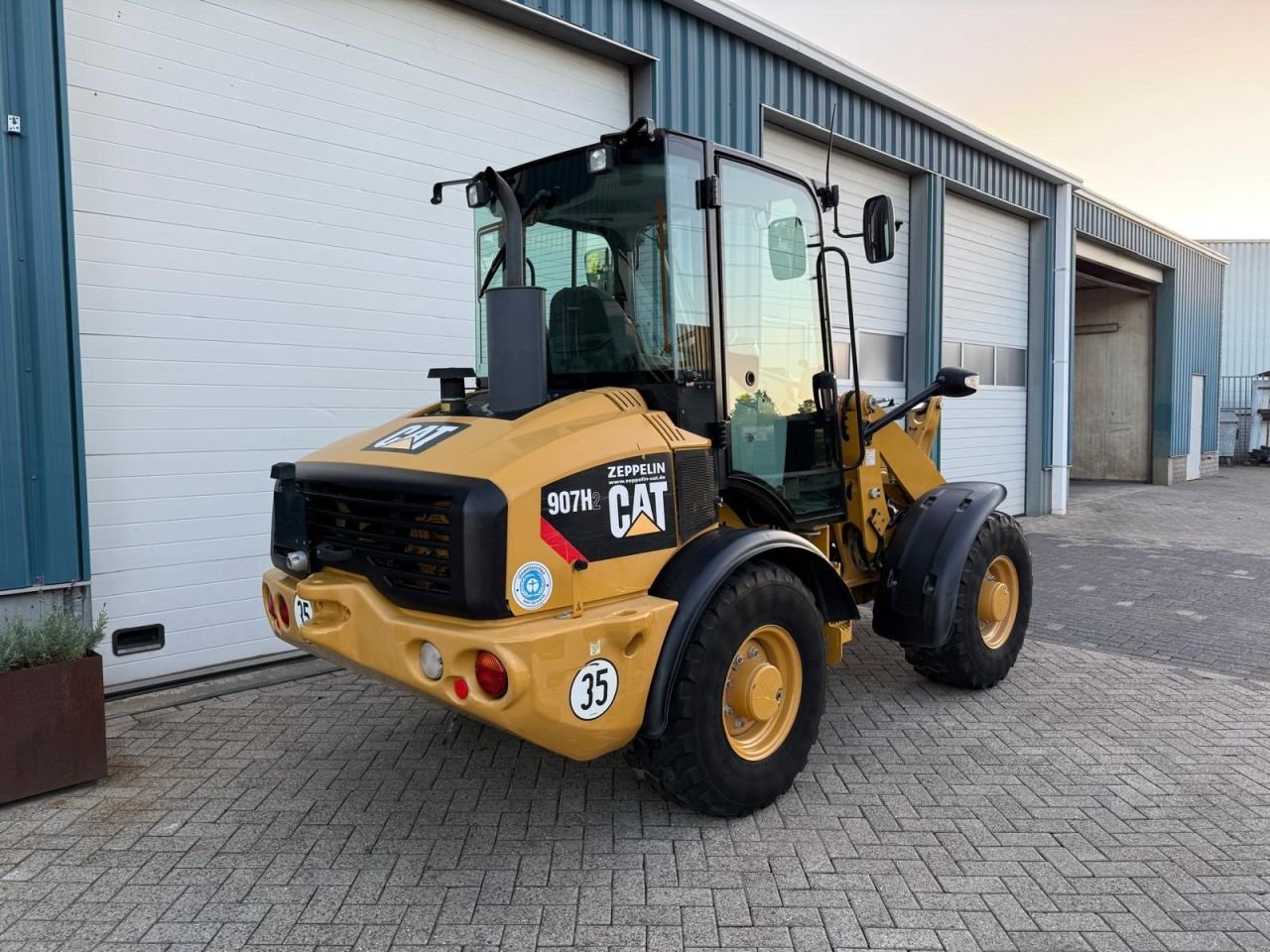 Radlader typu Caterpillar 907H, Gebrauchtmaschine v Oirschot (Obrázek 7)