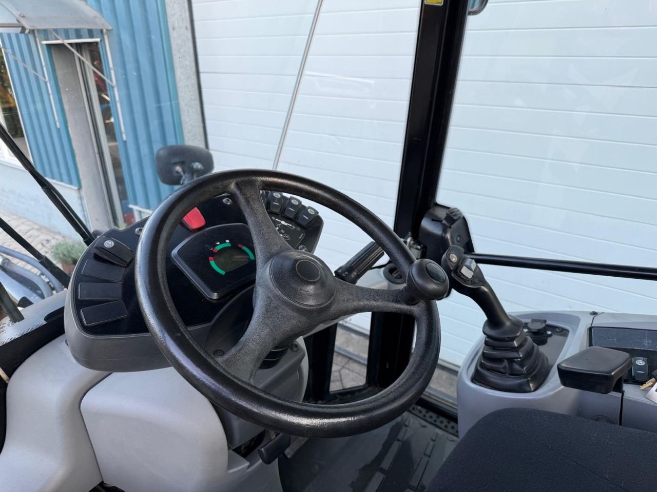 Radlader типа Caterpillar 907H, Gebrauchtmaschine в Oirschot (Фотография 11)