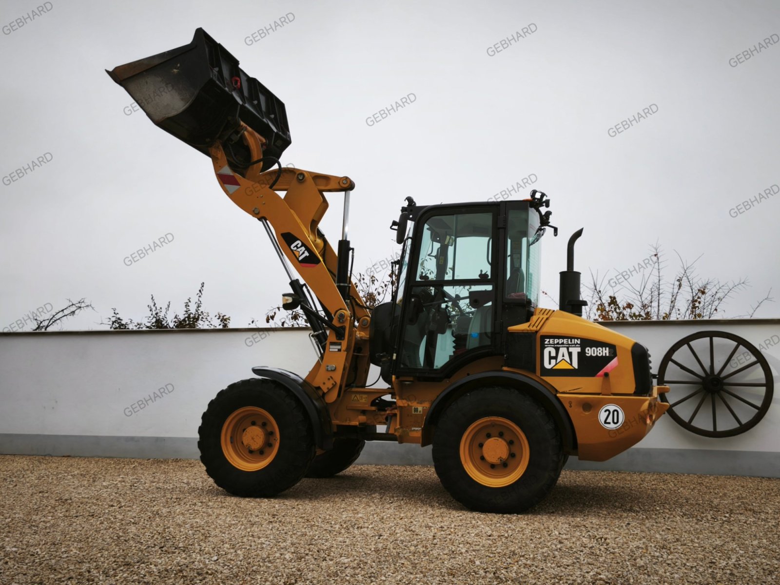 Radlader of the type Caterpillar 908 H2 mit Schaufel Paletten- Gabel Hoflader Cat, Gebrauchtmaschine in Großschönbrunn (Picture 2)