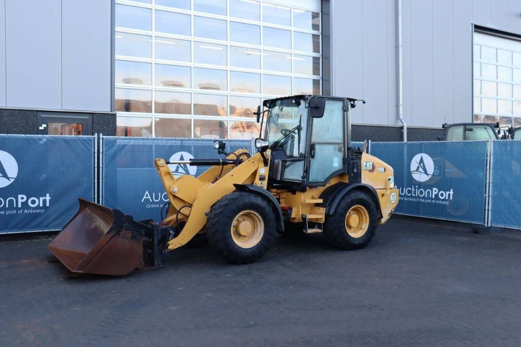 Radlader des Typs Caterpillar 908, Gebrauchtmaschine in Antwerpen (Bild 10)