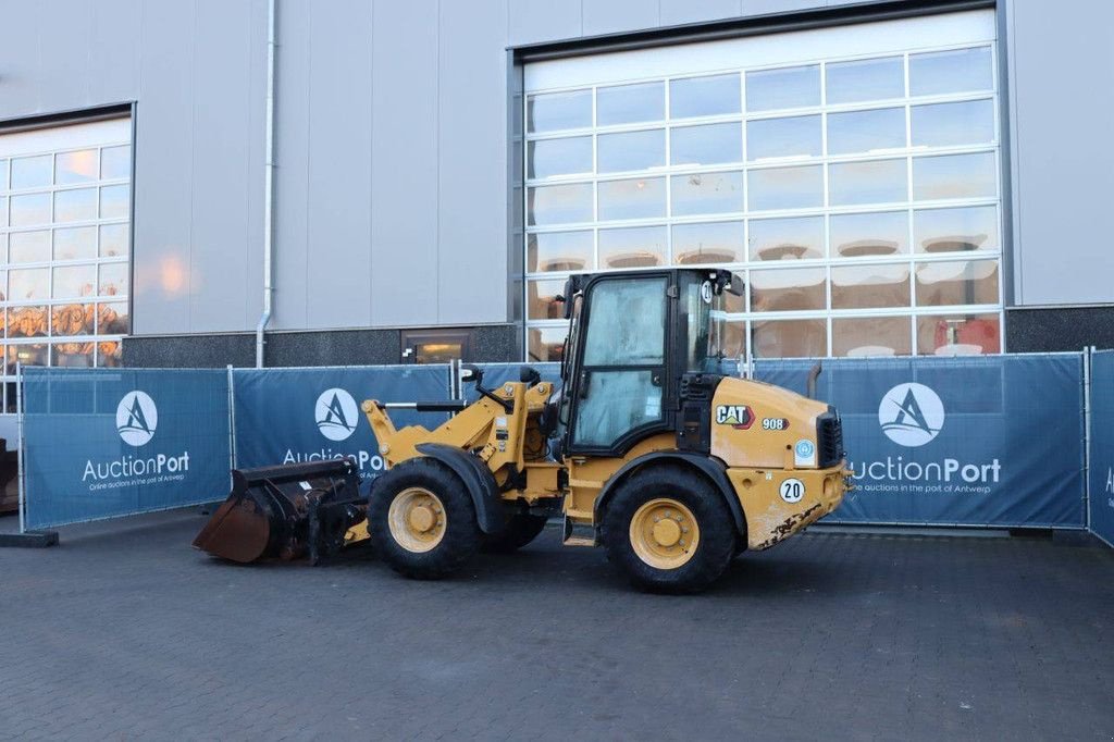 Radlader des Typs Caterpillar 908, Gebrauchtmaschine in Antwerpen (Bild 3)