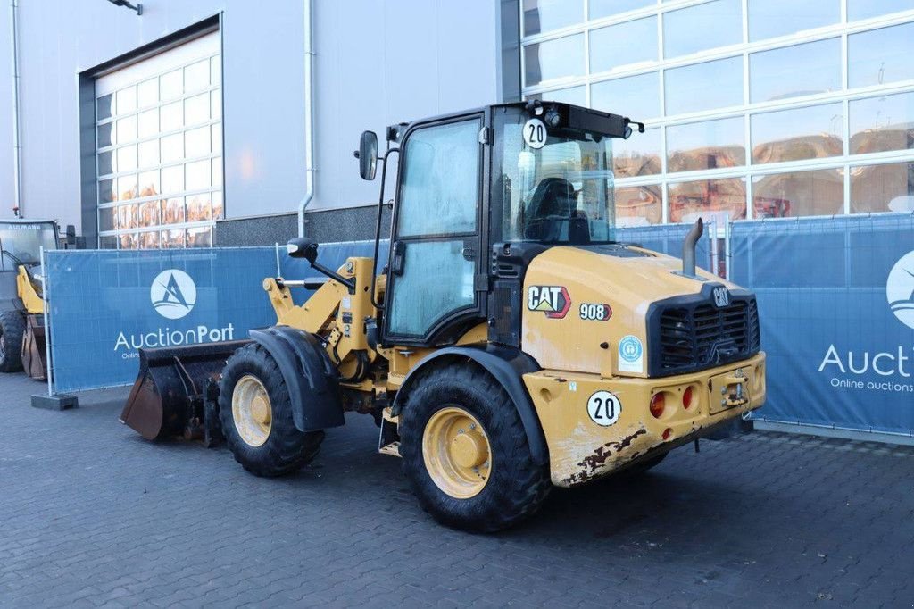 Radlader des Typs Caterpillar 908, Gebrauchtmaschine in Antwerpen (Bild 4)