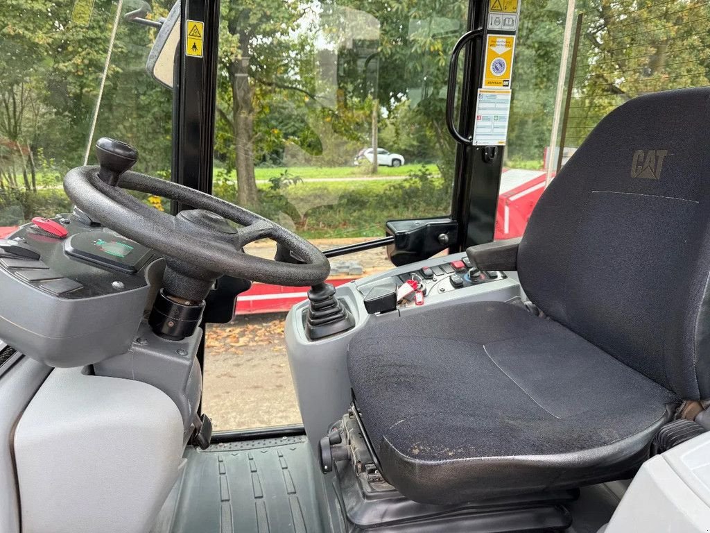Radlader of the type Caterpillar 908H, Gebrauchtmaschine in Doetinchem (Picture 5)