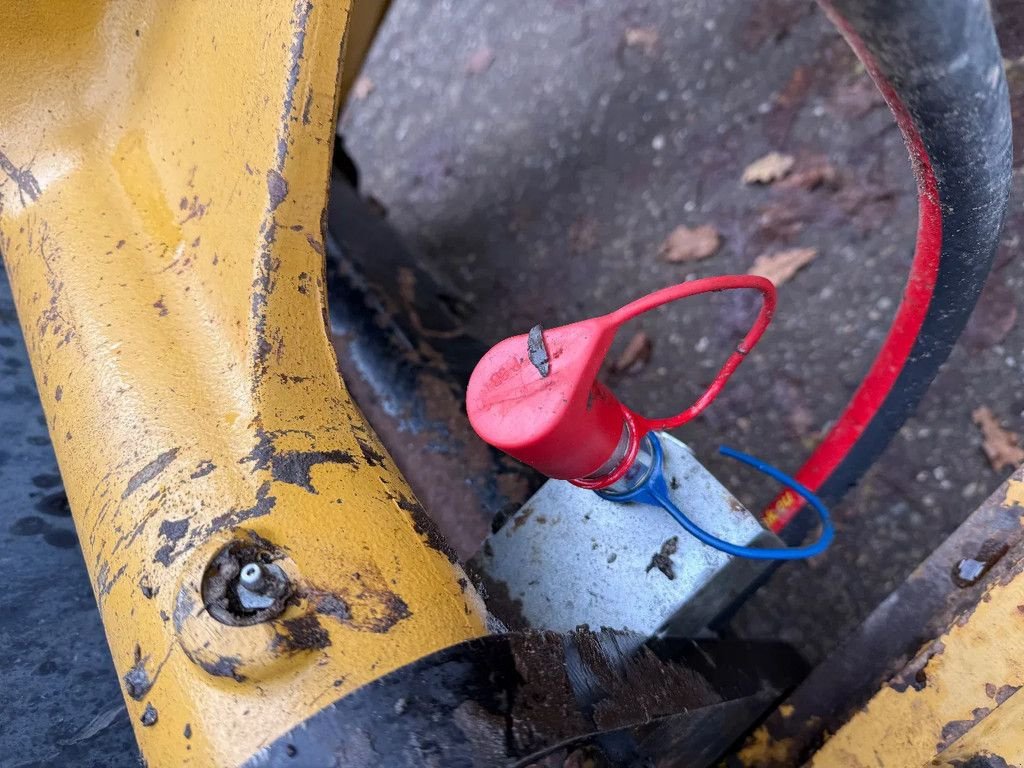 Radlader of the type Caterpillar 908H, Gebrauchtmaschine in Doetinchem (Picture 11)