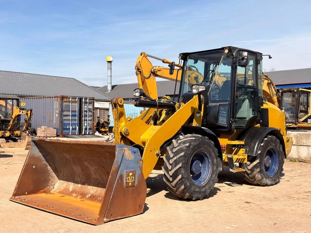 Radlader typu Caterpillar 908M, Gebrauchtmaschine w Oost West en Middelbeers (Zdjęcie 9)