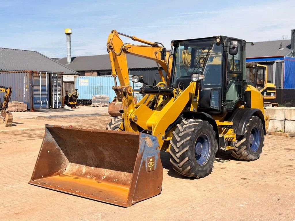 Radlader typu Caterpillar 908M, Gebrauchtmaschine w Oost West en Middelbeers (Zdjęcie 8)