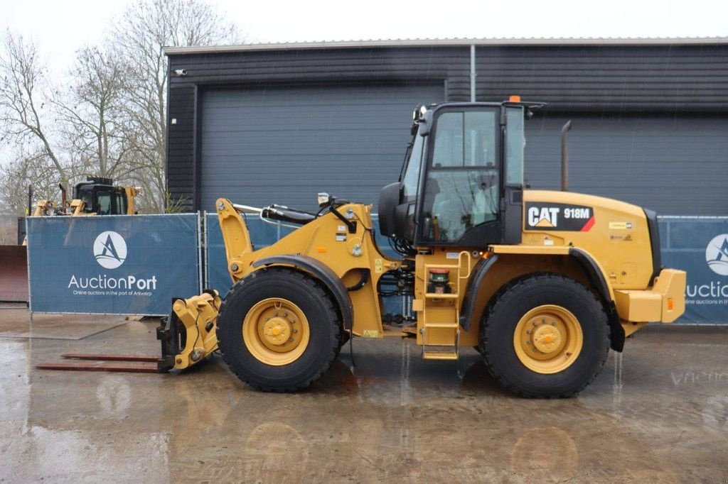 Radlader des Typs Caterpillar 918M, Gebrauchtmaschine in Antwerpen (Bild 2)