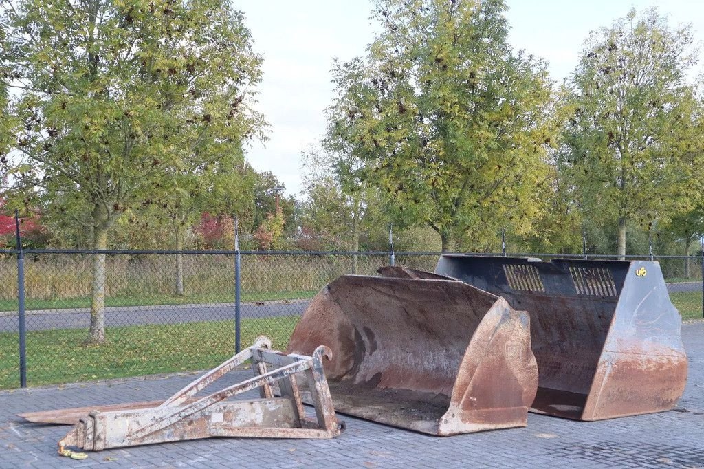 Radlader typu Caterpillar 938 M 2X BUCKET JIB FORKS BSS GOOD CONDITION, Gebrauchtmaschine v Marknesse (Obrázek 8)