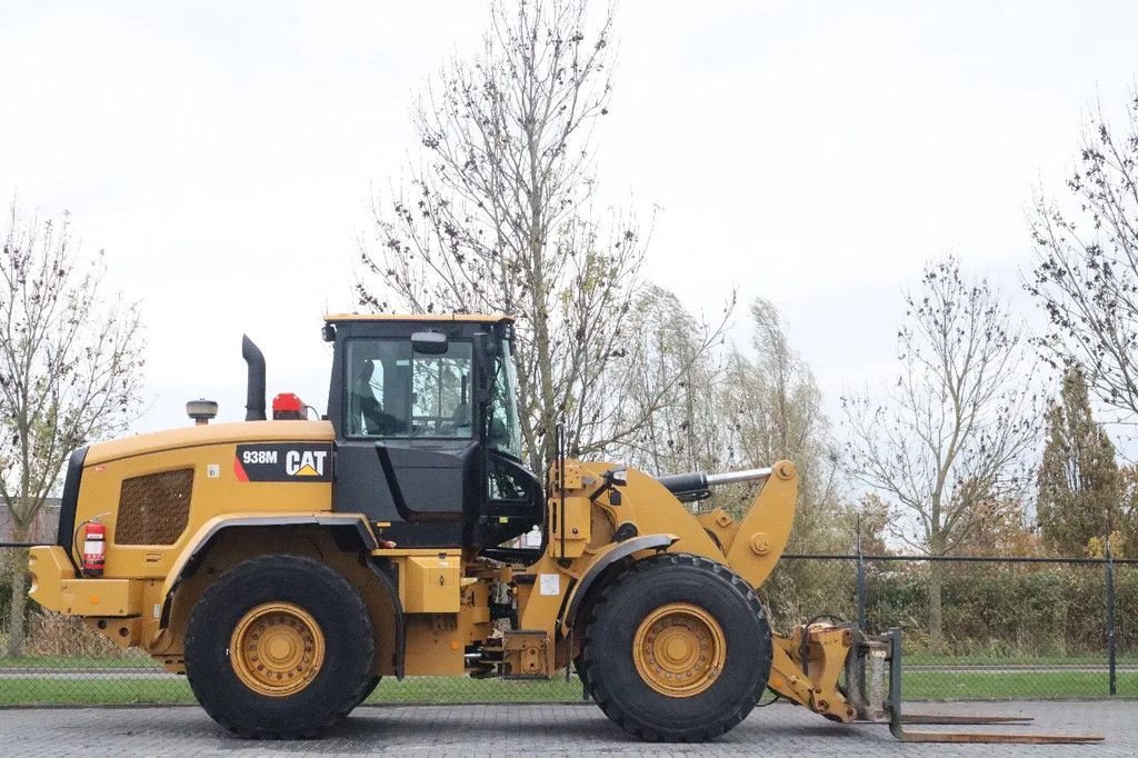 Radlader des Typs Caterpillar 938 M 2X BUCKET JIB FORKS BSS GOOD CONDITION, Gebrauchtmaschine in Marknesse (Bild 4)