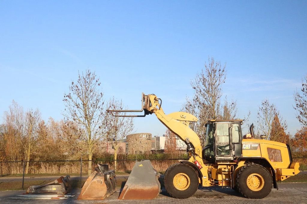 Radlader του τύπου Caterpillar 938 M 2X BUCKET JIB FORKS BSS GOOD CONDITION, Gebrauchtmaschine σε Marknesse (Φωτογραφία 1)