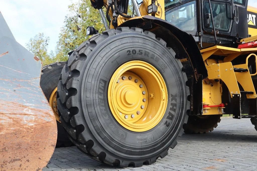 Radlader от тип Caterpillar 938 M 2X BUCKET JIB FORKS BSS GOOD CONDITION, Gebrauchtmaschine в Marknesse (Снимка 11)