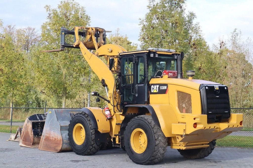 Radlader от тип Caterpillar 938 M 2X BUCKET JIB FORKS BSS GOOD CONDITION, Gebrauchtmaschine в Marknesse (Снимка 3)