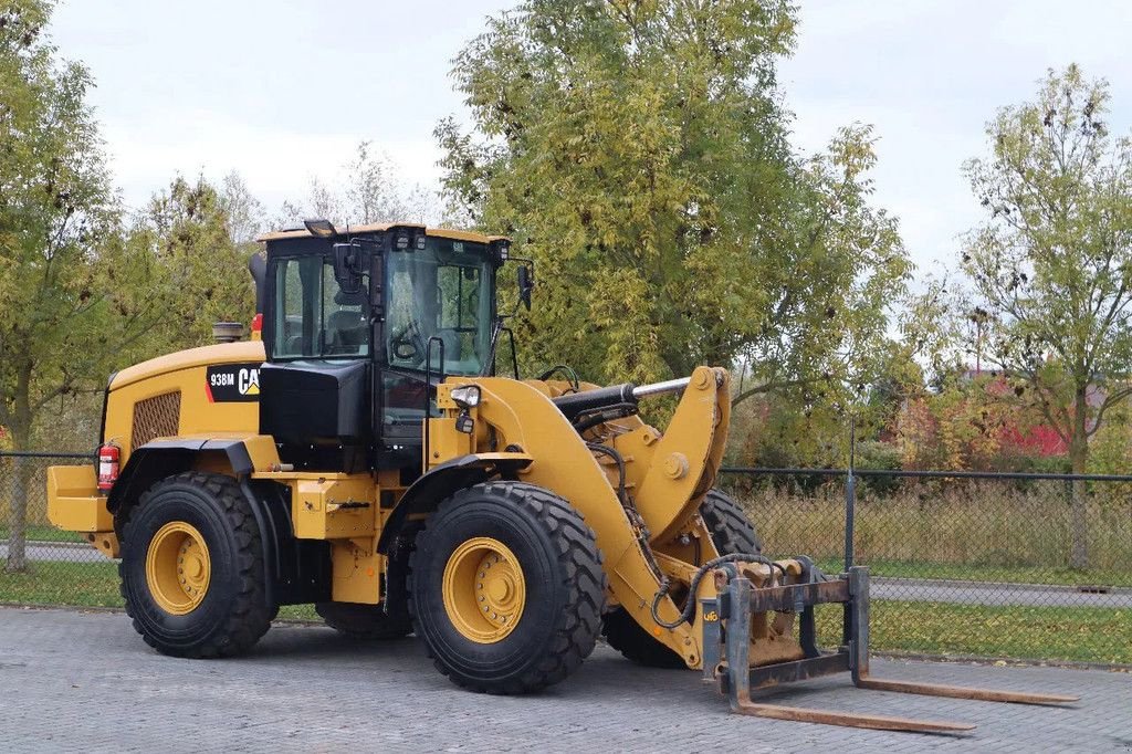 Radlader от тип Caterpillar 938 M 2X BUCKET JIB FORKS BSS GOOD CONDITION, Gebrauchtmaschine в Marknesse (Снимка 5)