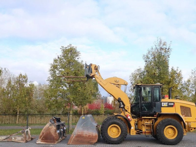 Radlader van het type Caterpillar 938 M 2X BUCKET JIB FORKS BSS GOOD CONDITION, Gebrauchtmaschine in Marknesse (Foto 1)