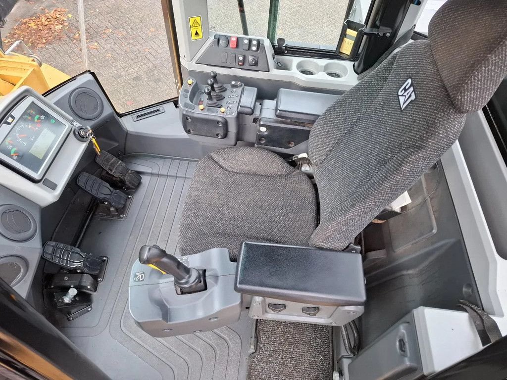 Radlader of the type Caterpillar 966M, Gebrauchtmaschine in Heijen (Picture 10)