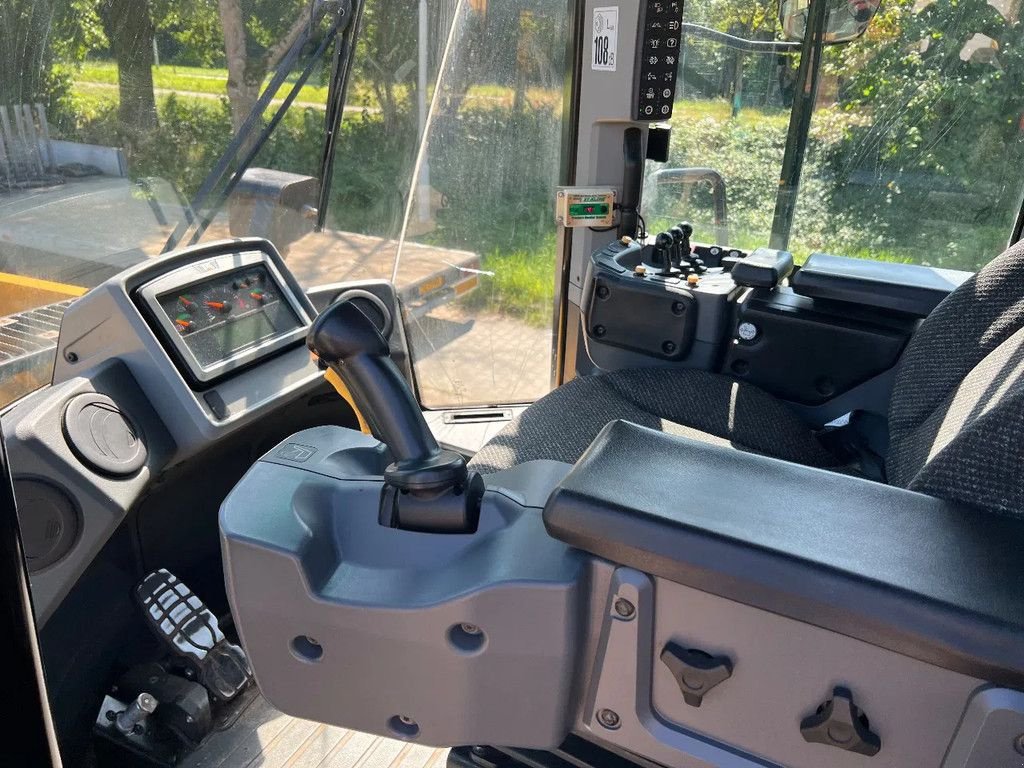 Radlader of the type Caterpillar 966M, Gebrauchtmaschine in Doetinchem (Picture 8)