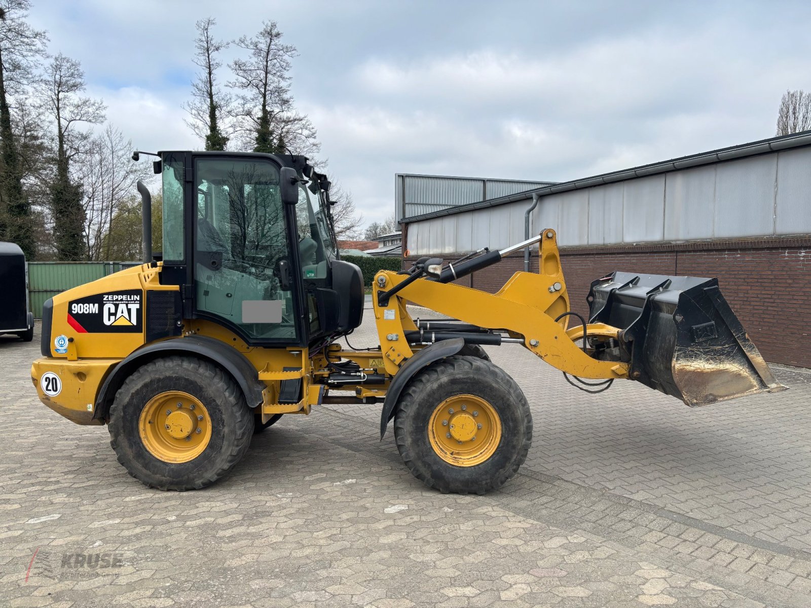 Radlader of the type Caterpillar CAT 908 M, Gebrauchtmaschine in Fürstenau (Picture 4)