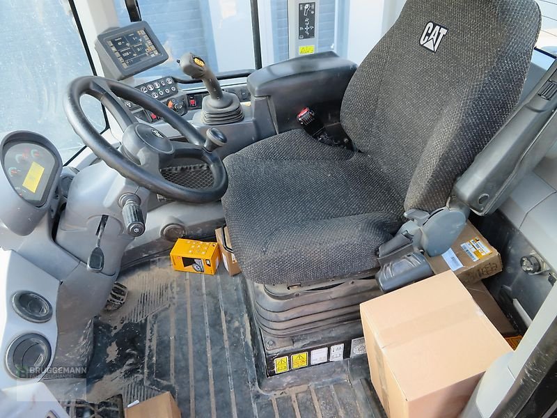 Radlader tipa Caterpillar CAT 926M mit SW+ (Schaufel+Palettengabel), !!! ERST 2200 Stunden !!!, Gebrauchtmaschine u Meppen (Slika 4)