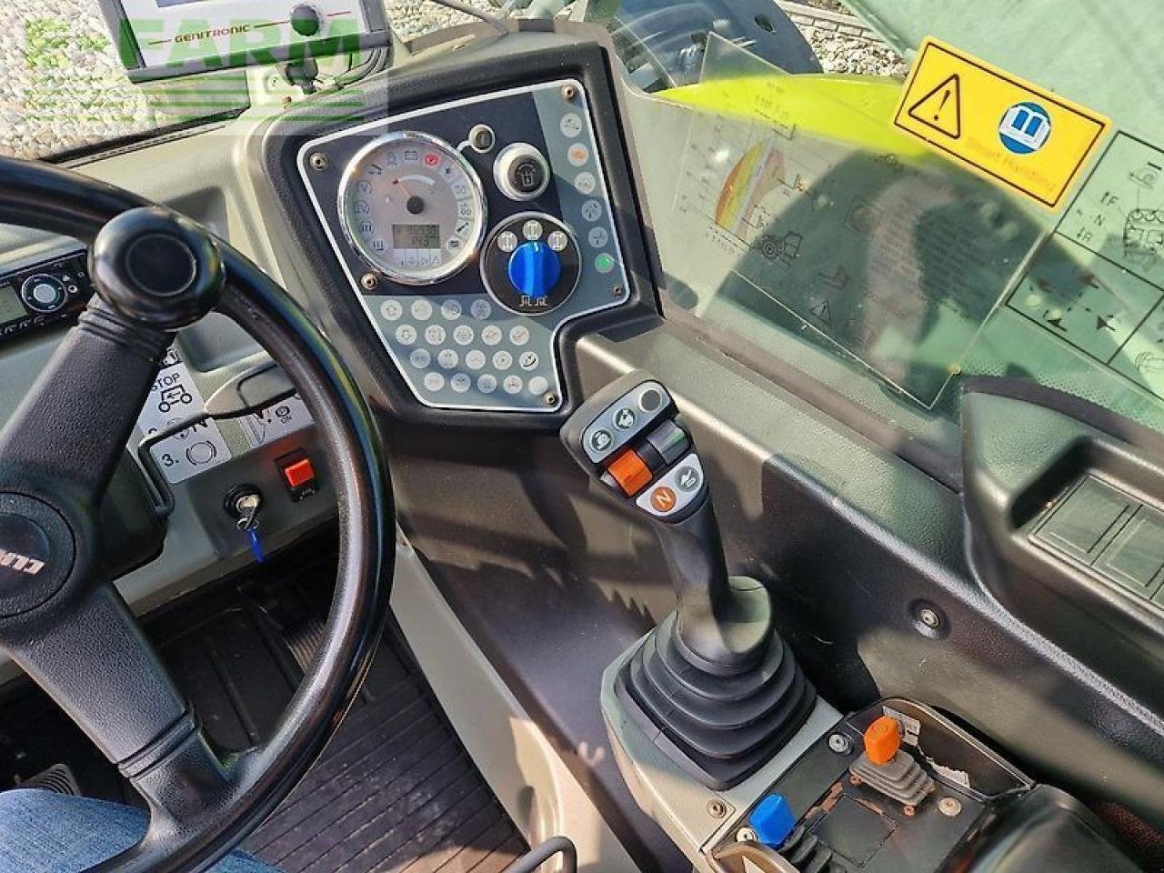 Radlader of the type CLAAS scorpion 7055, Gebrauchtmaschine in ZELOW (Picture 9)