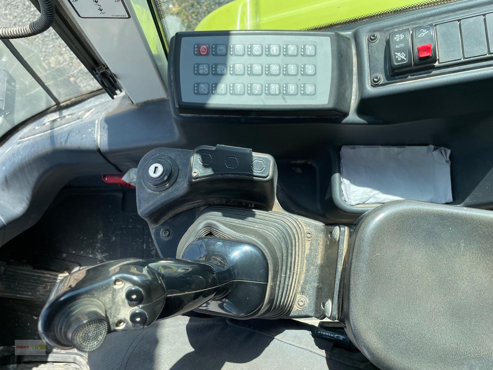 Radlader des Typs CLAAS Torion 1511 VP  E-FARM Auktion, Gebrauchtmaschine in Langenau (Bild 23)