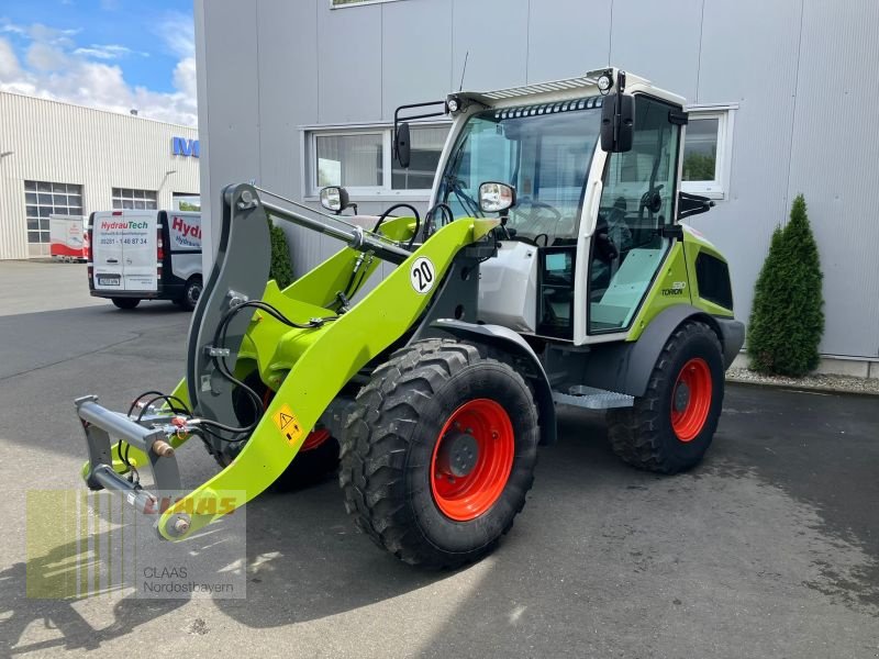 Radlader des Typs CLAAS TORION 530 AVO25, Neumaschine in Hof (Bild 2)