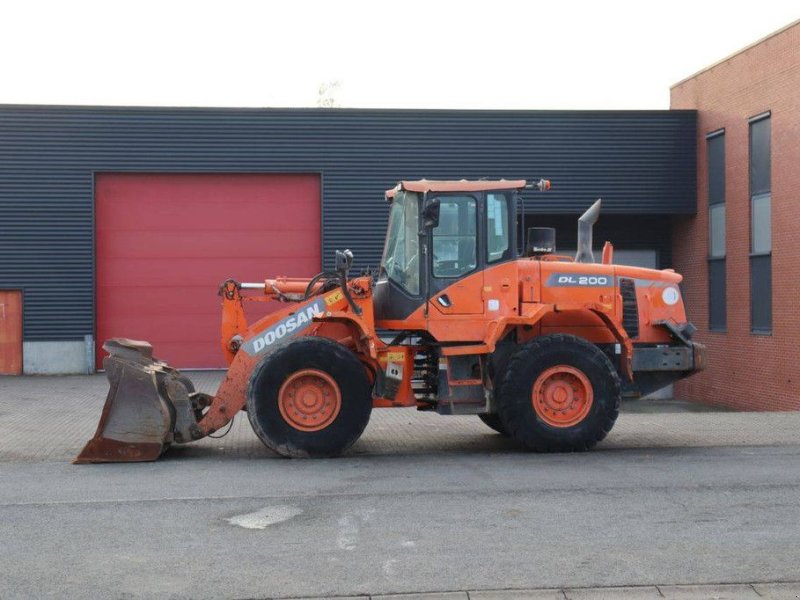 Radlader van het type Doosan DL200-3, Gebrauchtmaschine in Antwerpen (Foto 1)