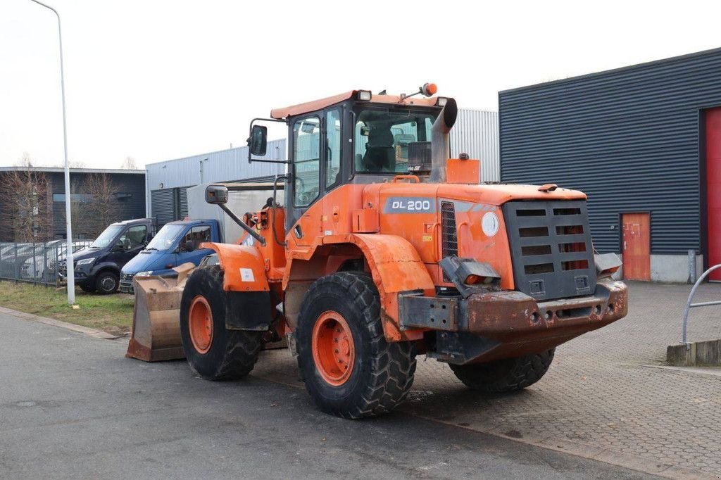 Radlader van het type Doosan DL200-3, Gebrauchtmaschine in Antwerpen (Foto 4)