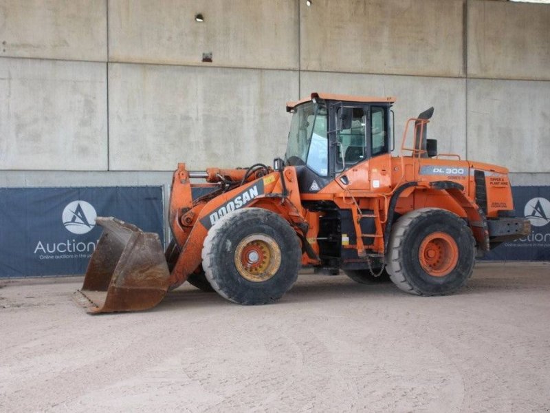 Radlader des Typs Doosan DL300 Series III, Gebrauchtmaschine in Antwerpen (Bild 1)