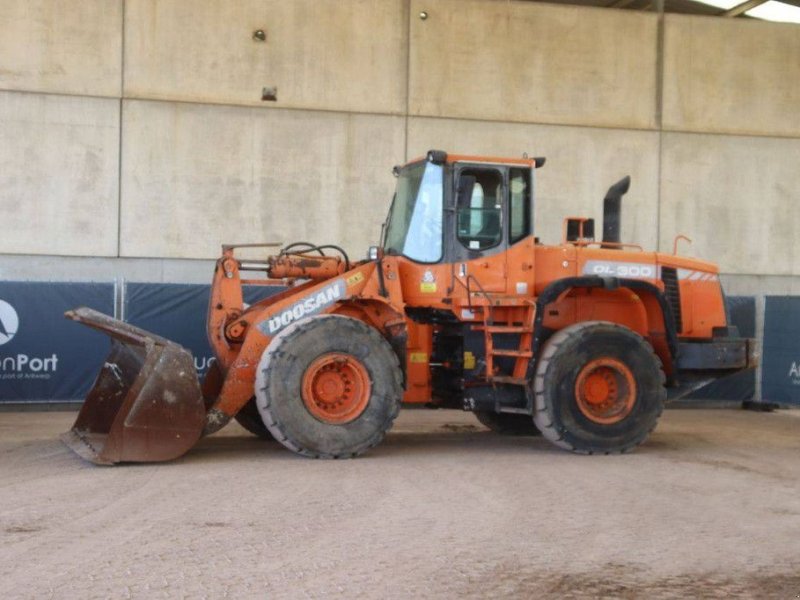 Radlader des Typs Doosan DL300, Gebrauchtmaschine in Antwerpen (Bild 1)