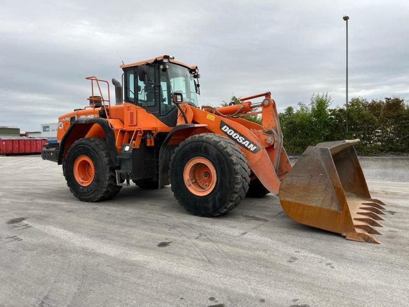 Doosan DL420-3, Gebrauchtmaschine, Baujahr: 2012, Betriebsstunden: 10600 Stunden (Bild 1) Radlader des Typs Doosan DL420-3, Gebrauchtmaschine in Gabersdorf (Bild 1)