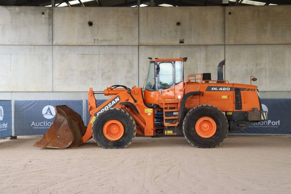 Radlader typu Doosan DL420, Gebrauchtmaschine v Antwerpen (Obrázek 2)