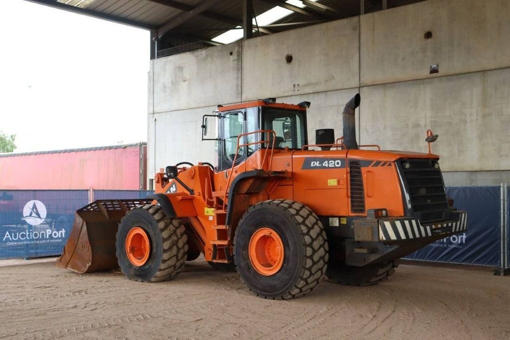 Radlader typu Doosan DL420, Gebrauchtmaschine v Antwerpen (Obrázek 4)