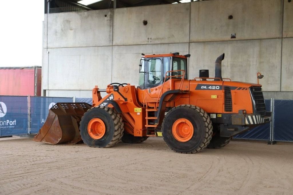 Radlader от тип Doosan DL420, Gebrauchtmaschine в Antwerpen (Снимка 3)
