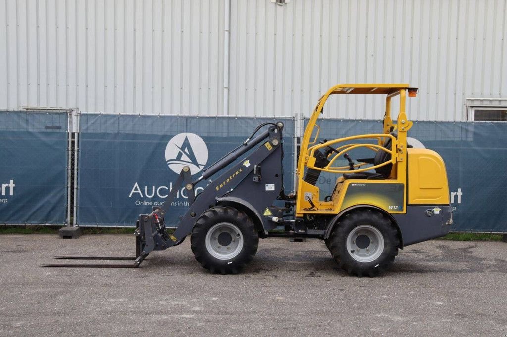 Radlader от тип Eurotrac 820/W12S, Gebrauchtmaschine в Antwerpen (Снимка 2)