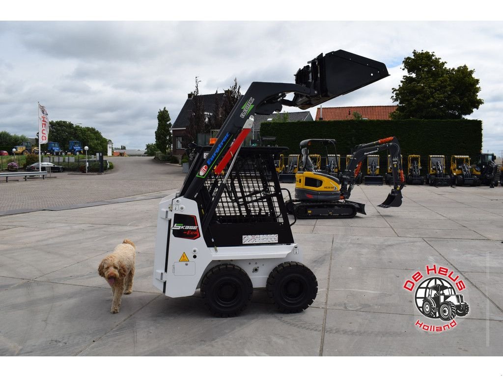 Radlader of the type Eurotrac SK35E, Neumaschine in MIJNSHEERENLAND (Picture 5)