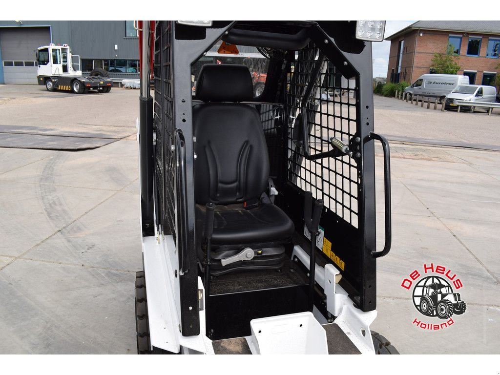 Radlader of the type Eurotrac SK35E, Neumaschine in MIJNSHEERENLAND (Picture 6)