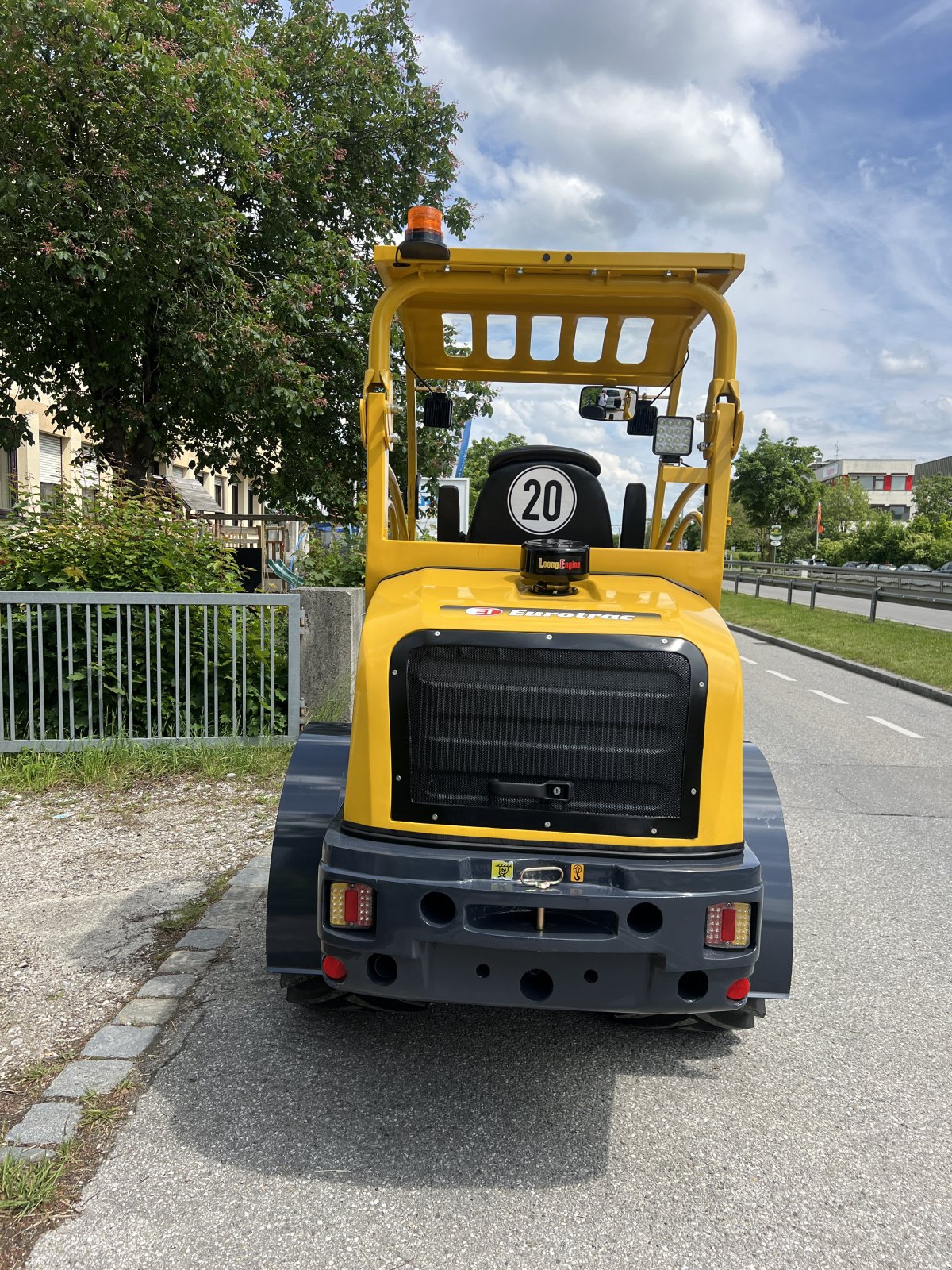 Radlader des Typs Eurotrac W 12F XL - Pflasterpalette, Neumaschine in Garching  (Bild 11)