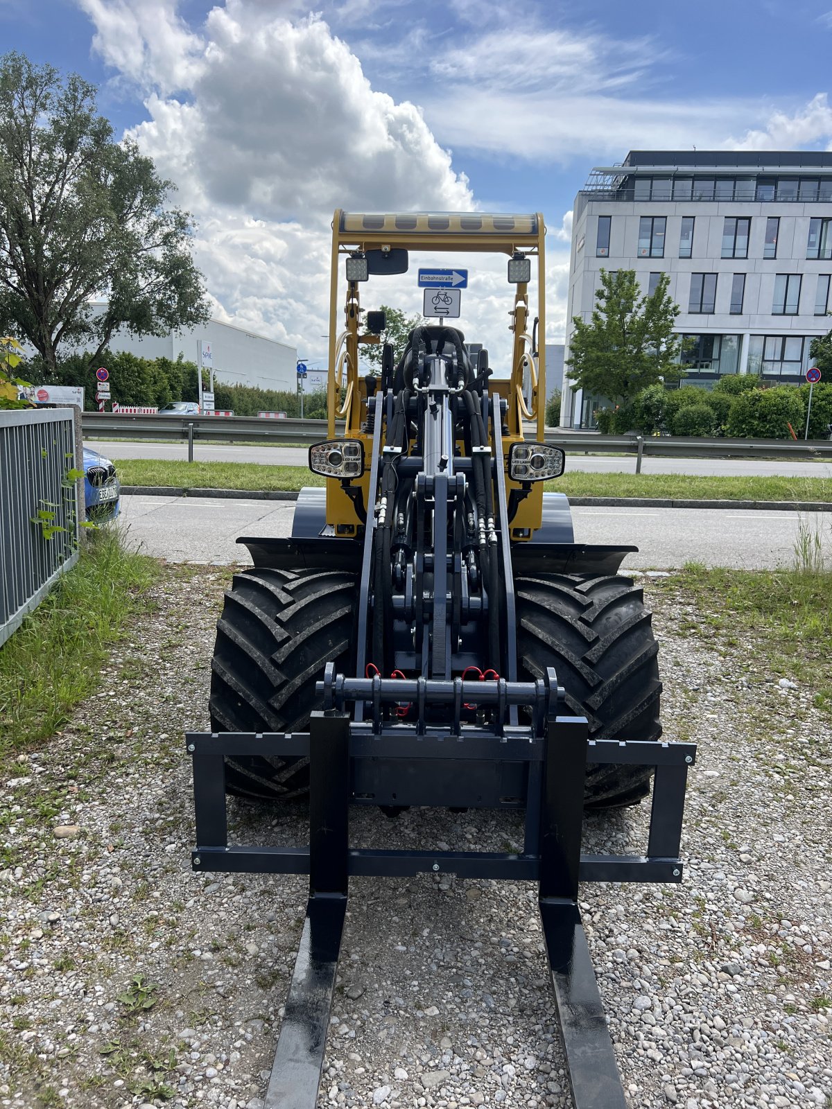 Radlader des Typs Eurotrac W 12F XL - Pflasterpalette, Neumaschine in Garching  (Bild 17)