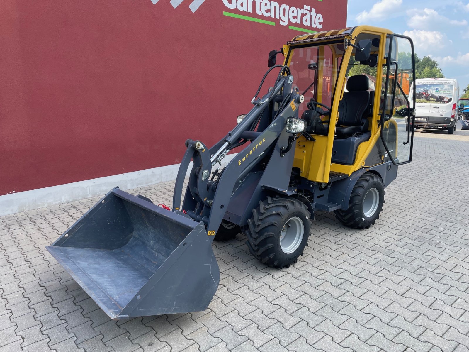 Radlader of the type Eurotrac W11, Gebrauchtmaschine in Fürsteneck (Picture 1)