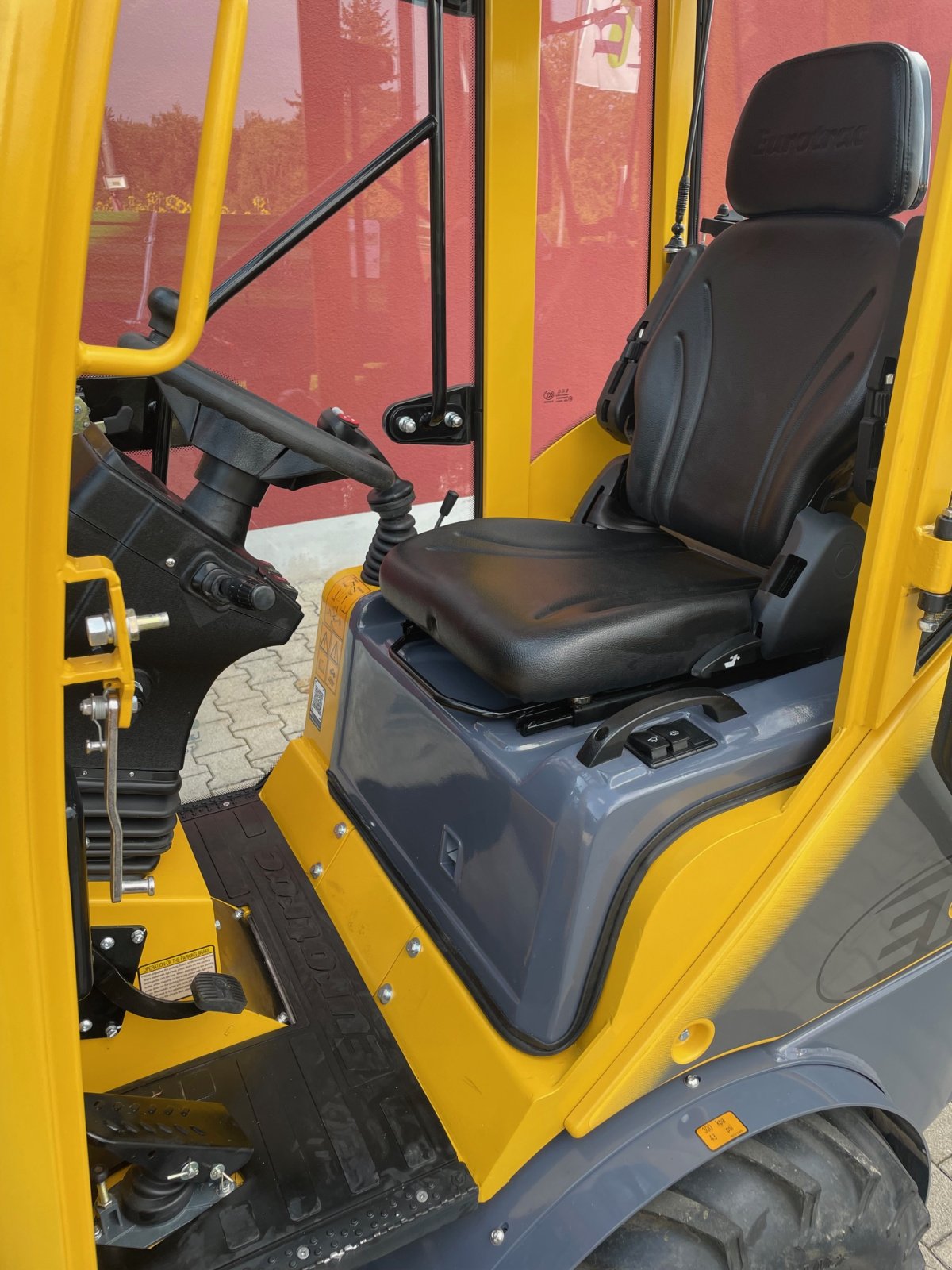 Radlader of the type Eurotrac W11, Gebrauchtmaschine in Fürsteneck (Picture 2)