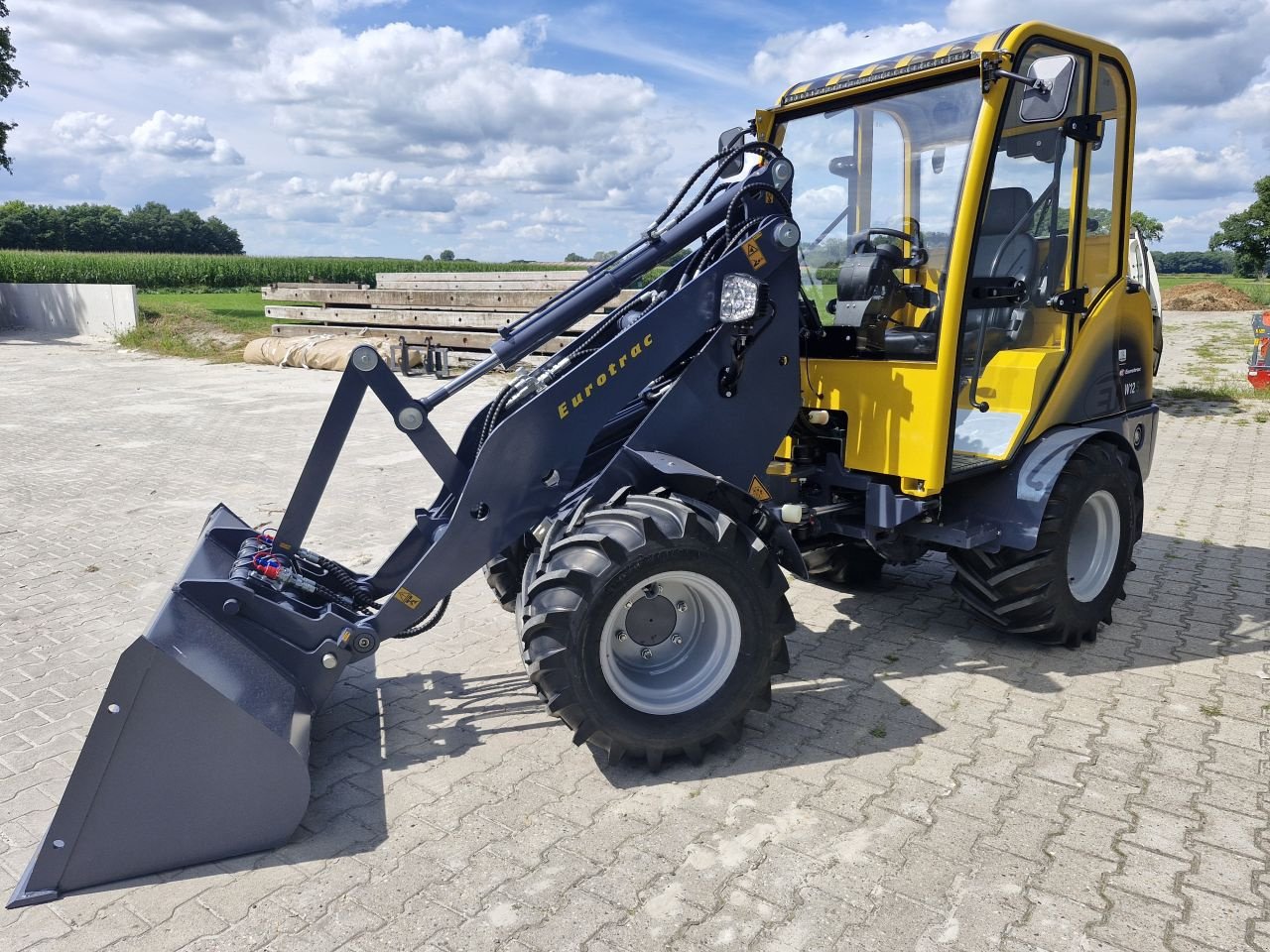 Radlader of the type Eurotrac W12, Gebrauchtmaschine in Radewijk (Picture 2)