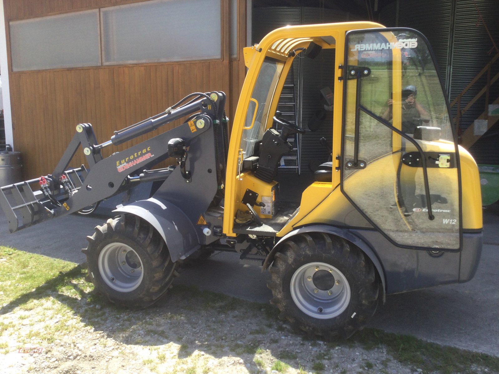 Radlader του τύπου Eurotrac W12, Gebrauchtmaschine σε Kößlarn (Φωτογραφία 1)