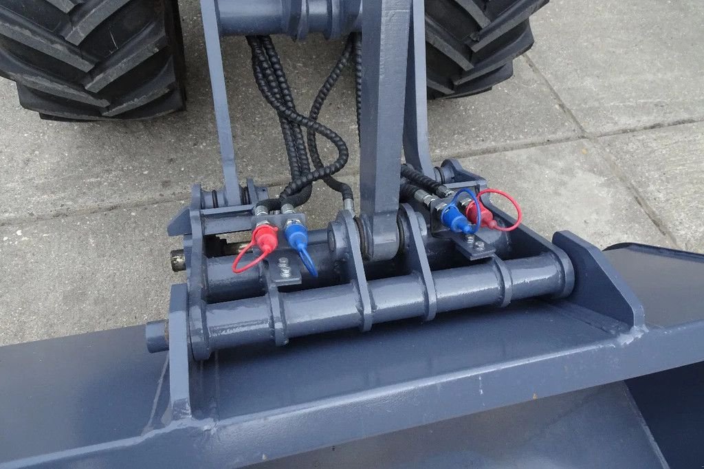 Radlader of the type Eurotrac W12CS met cabine DEMO weinig uren!, Gebrauchtmaschine in Losdorp (Picture 11)