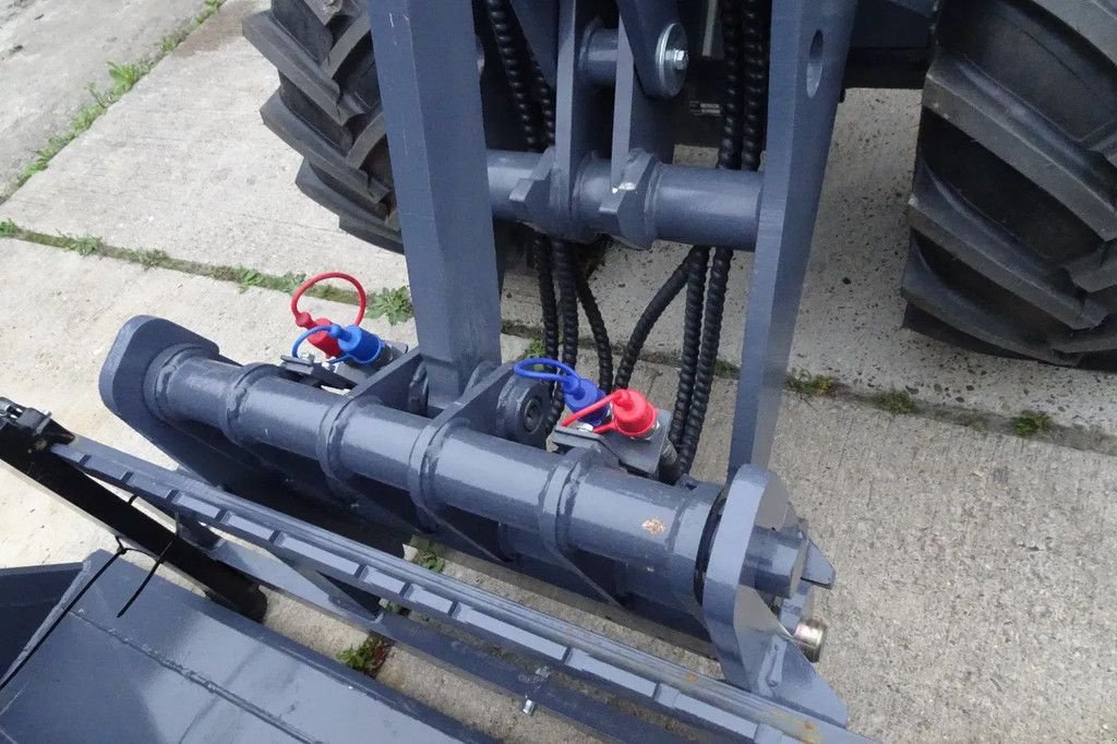 Radlader des Typs Eurotrac W12CS met cabine, Neumaschine in Losdorp (Bild 7)