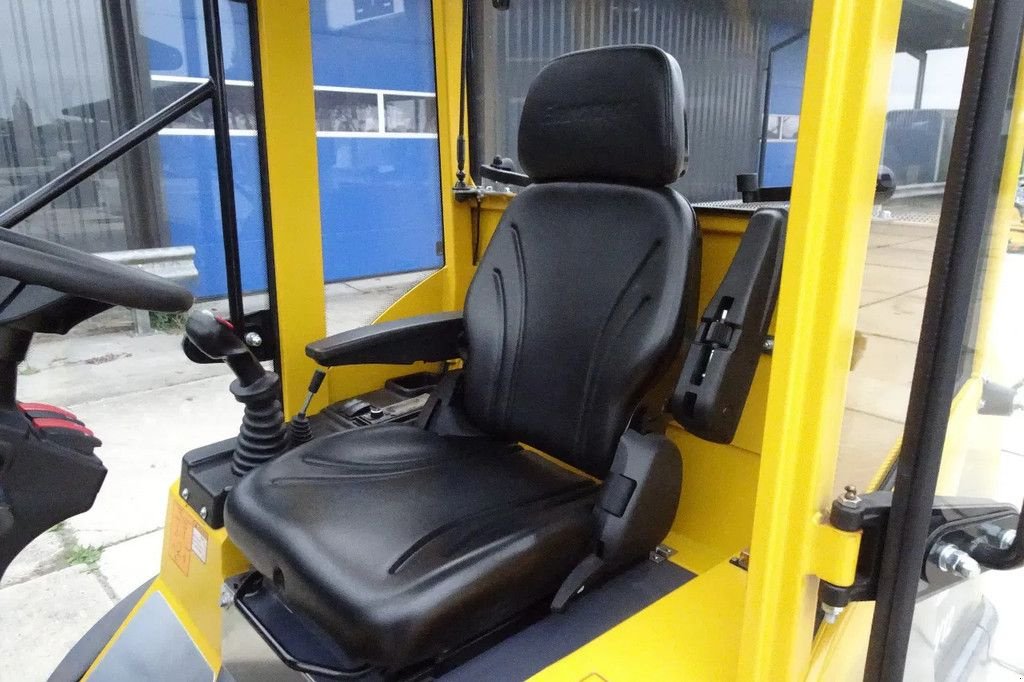 Radlader des Typs Eurotrac W12CS met cabine, Neumaschine in Losdorp (Bild 11)