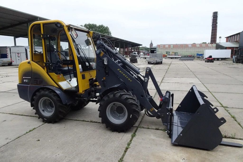 Radlader des Typs Eurotrac W12CS met cabine, Neumaschine in Losdorp (Bild 4)